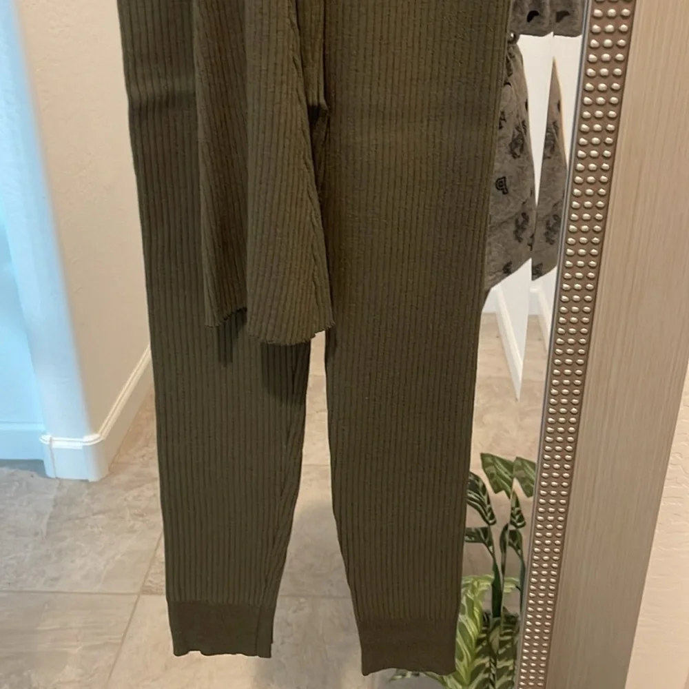 2 piece matching Ribbed Set - Picture 6 of 9